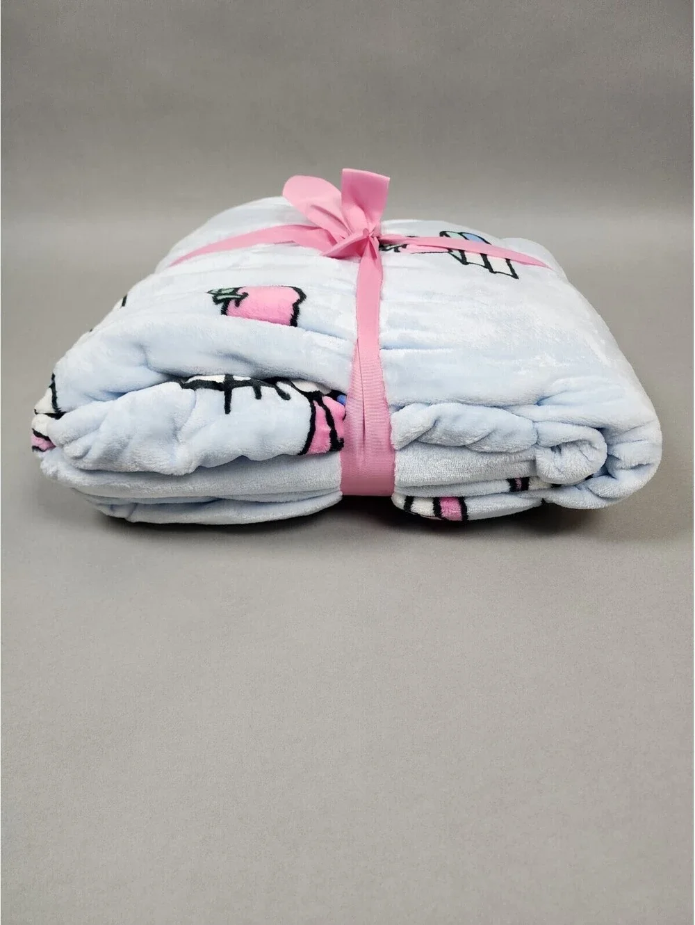 🙀HELLO KITTY FULL QUEEN APPLES AND BOOK PLUSH BLANKET W PLUSH MASCOT CLIP!